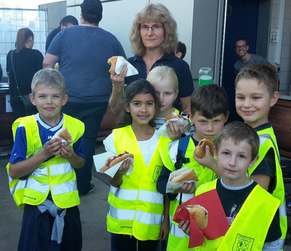 Bratwurst- und HotDog-Test Bratwurst- und HotDog-Test