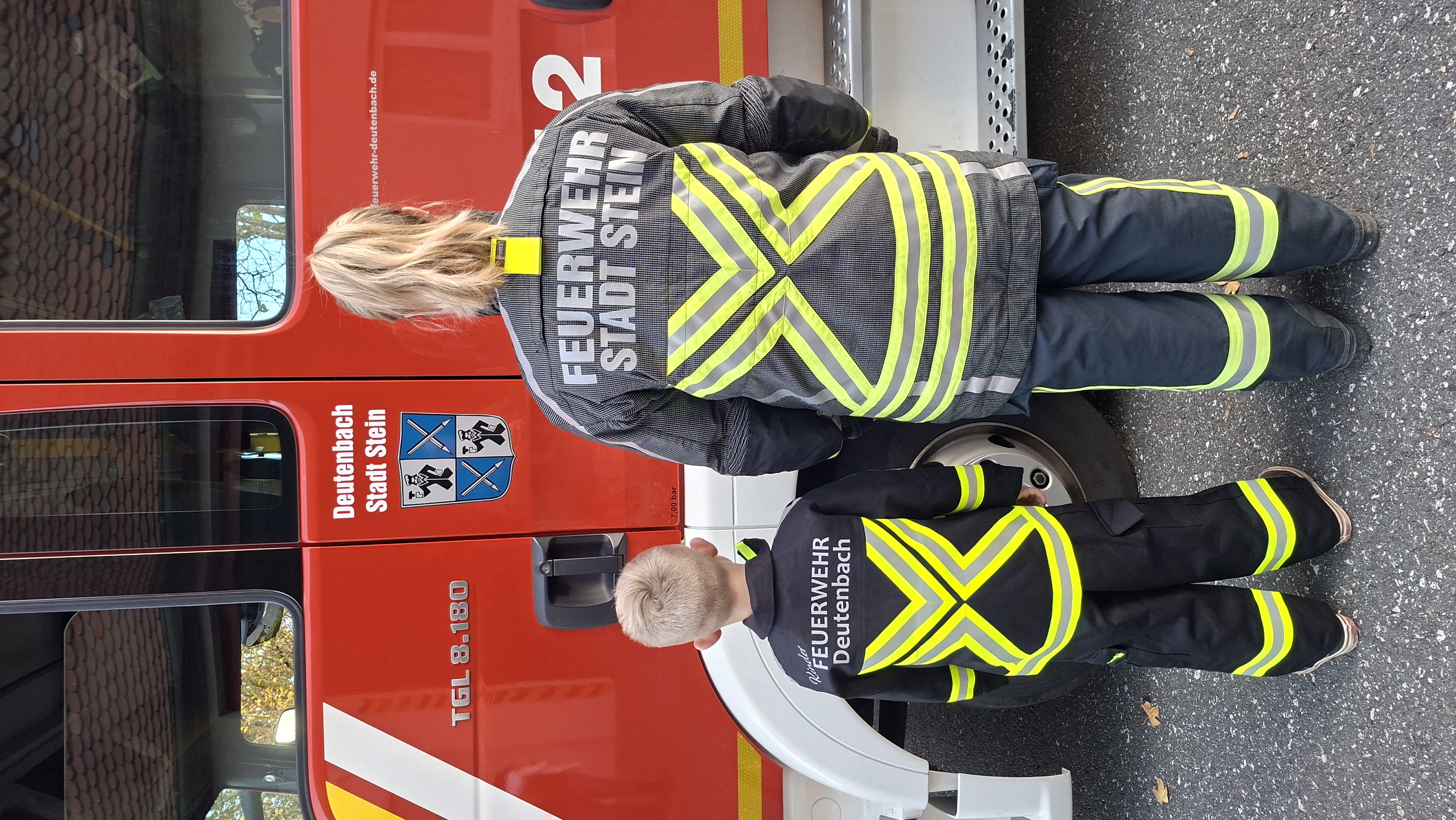 besonders im Rücken-Design ist die Ähnlichkeit erkennbar besonders im Rücken-Design ist die Ähnlichkeit erkennbar